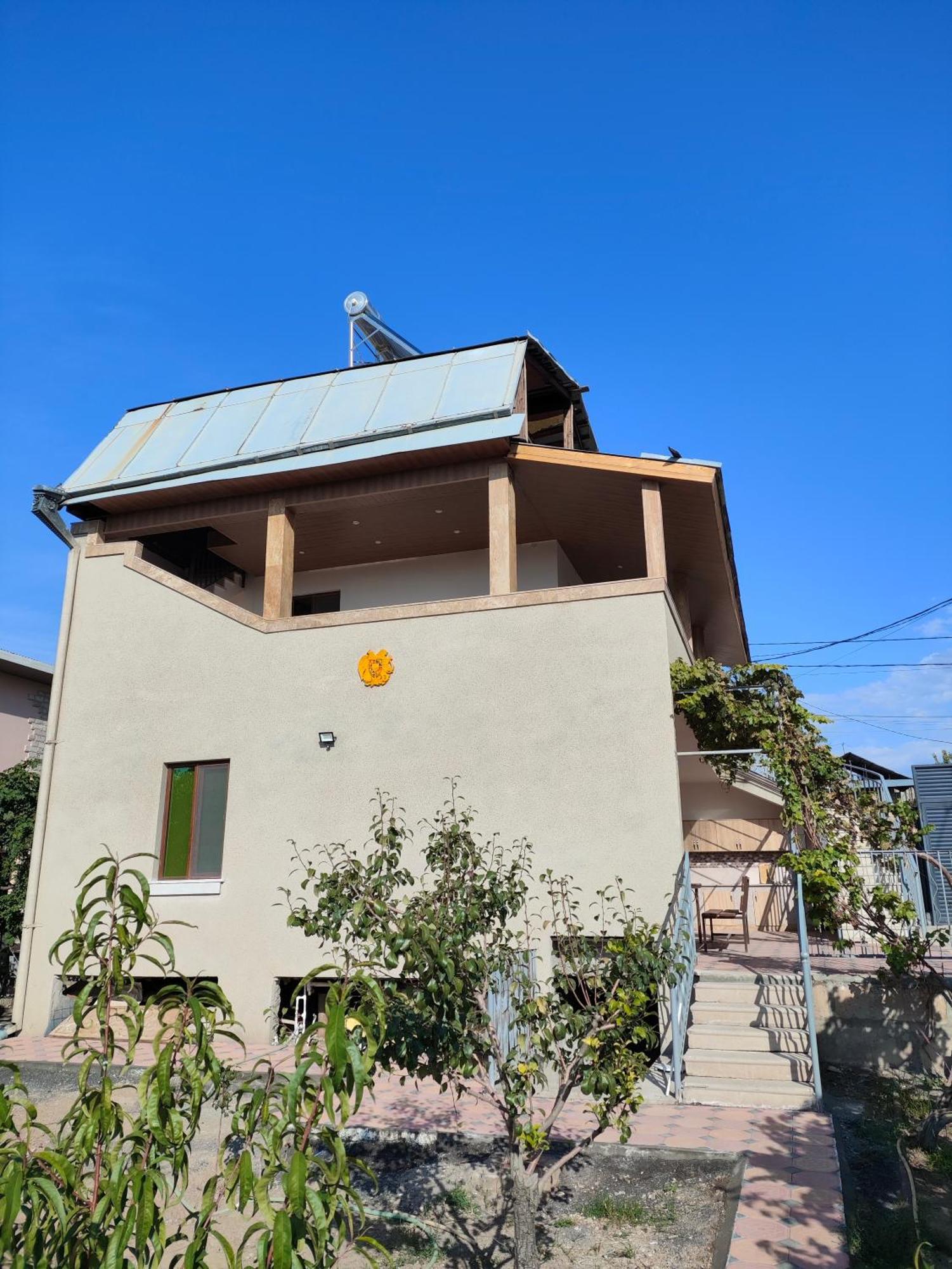 Apex Rest House Of 10 Rooms And Pool Jerevan Rom bilde